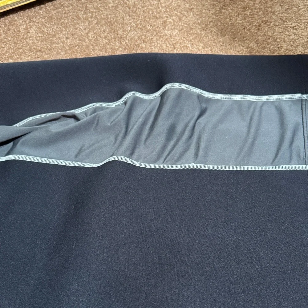 Columbia Black and Gray Swim Rash Guard Shirt